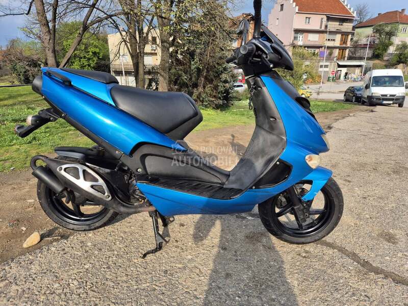 Aprilia SR