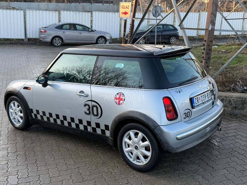 MINI One 