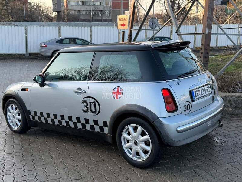 MINI One 
