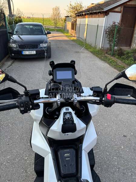 Honda ADV 350