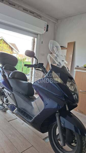 Honda silver wing 400