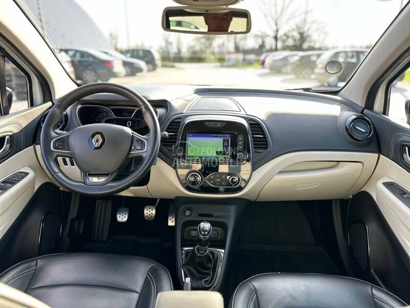 Renault Captur INITIALe Paris