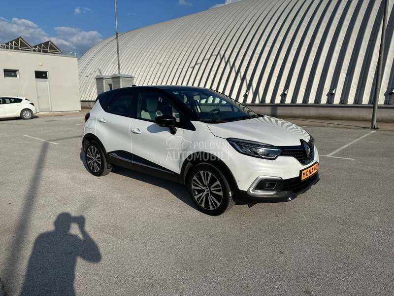 Renault Captur INITIALe Paris