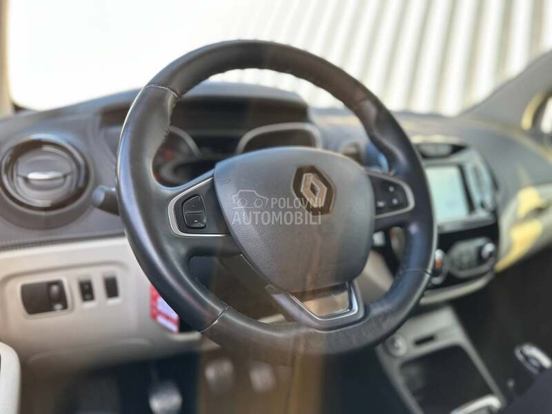 Renault Captur INITIALe Paris