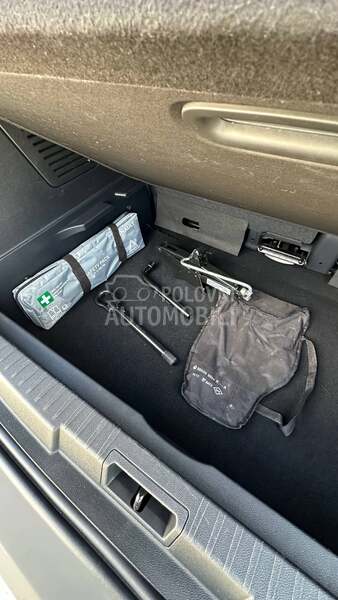 Renault Captur INITIALe Paris