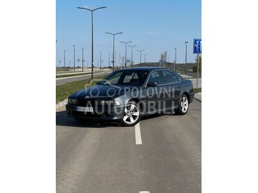BMW 523 reg do 12.2026.