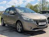 Peugeot 208 1.2Bnav/pano/grejaci