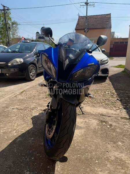 Yamaha R6