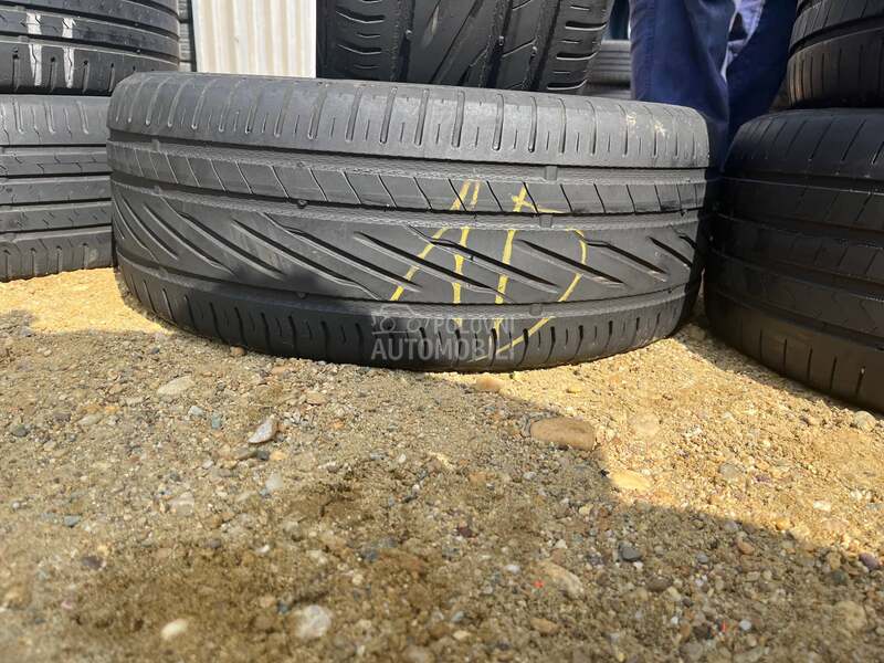 Uniroyal 215/55 R17 Zimska