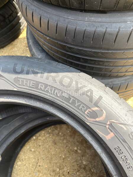 Uniroyal 215/55 R17 Zimska