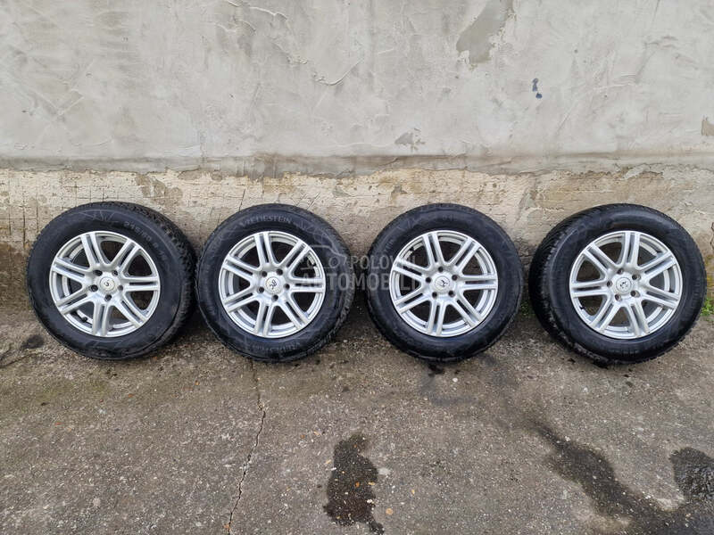 Vredestein 215/60 R17 Zimska