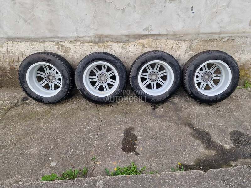 Vredestein 215/60 R17 Zimska