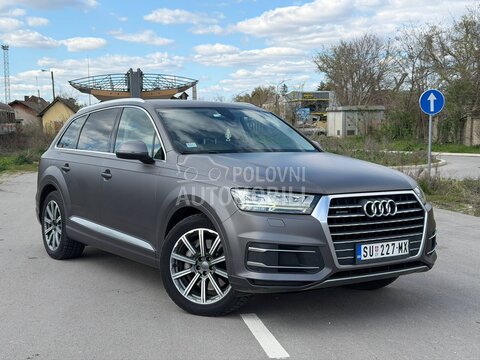 Audi Q7 