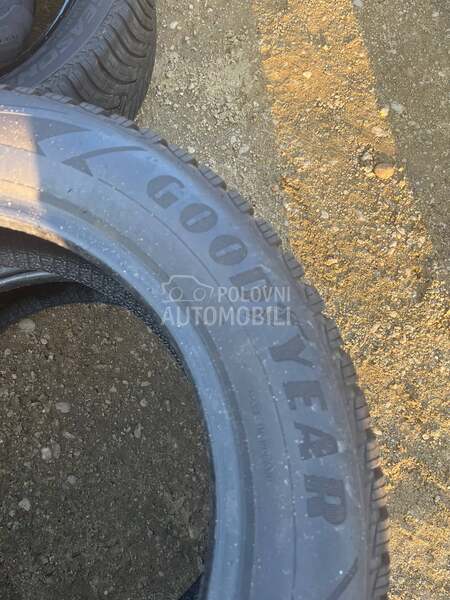 Goodyear 195/60 R16 Zimska