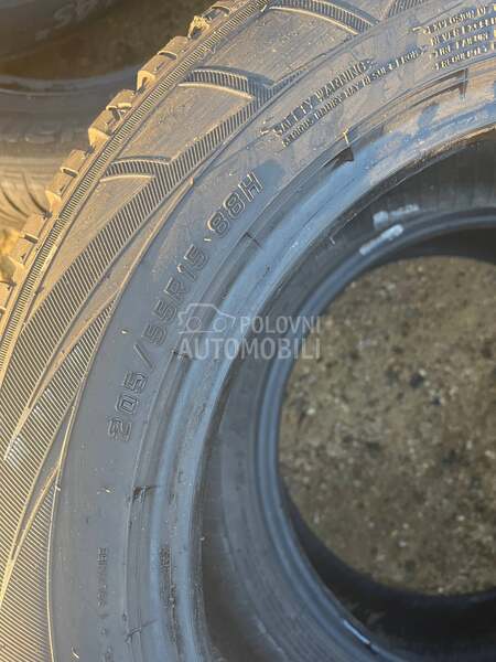 Falken 205/55 R15 Zimska
