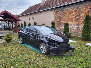 Hyundai Elantra 1.6MPI