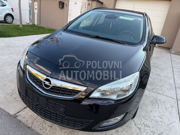 Opel Astra J 1.4 16V ENJOY