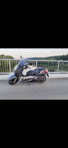Yamaha XMAX