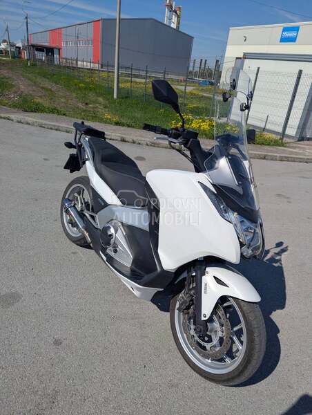 Honda NC 700 D Integra