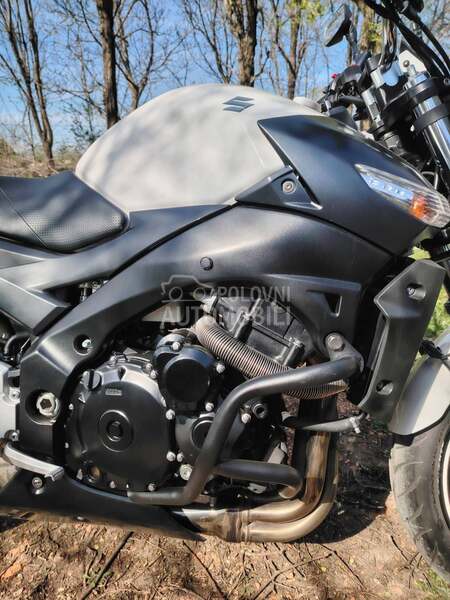 Suzuki GSR 600