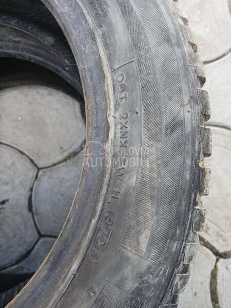 Hankook 175/60 R15 Zimska