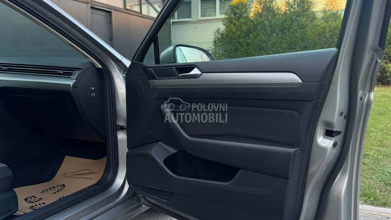 Volkswagen Passat B8 1.6TDI/LED/NAV/FUL