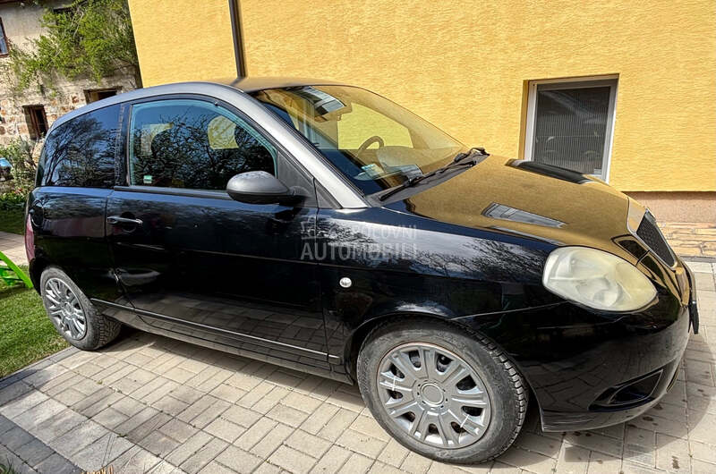 Lancia Ypsilon 