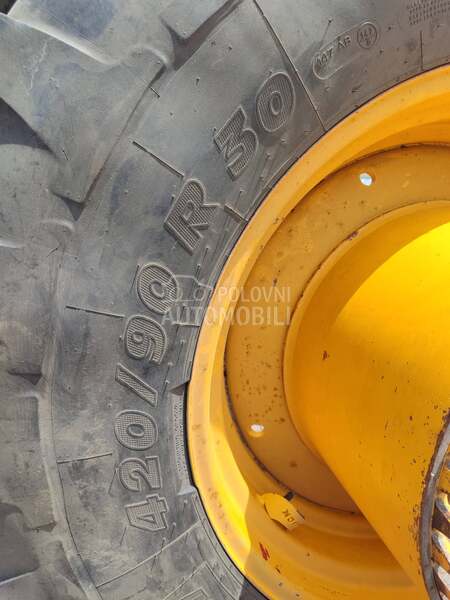 JCB 4220