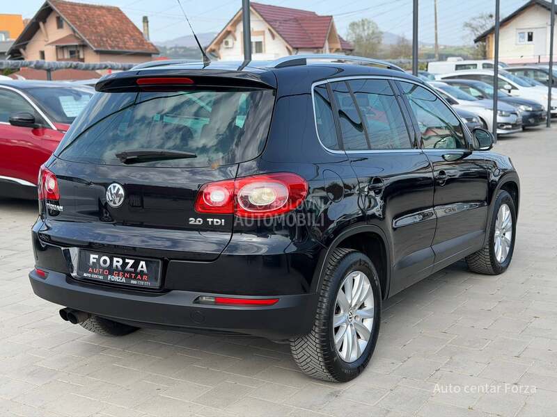 Volkswagen Tiguan D S G / 4x4