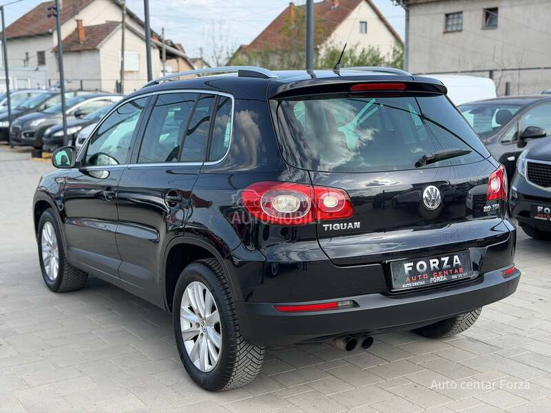 Volkswagen Tiguan D S G / 4x4