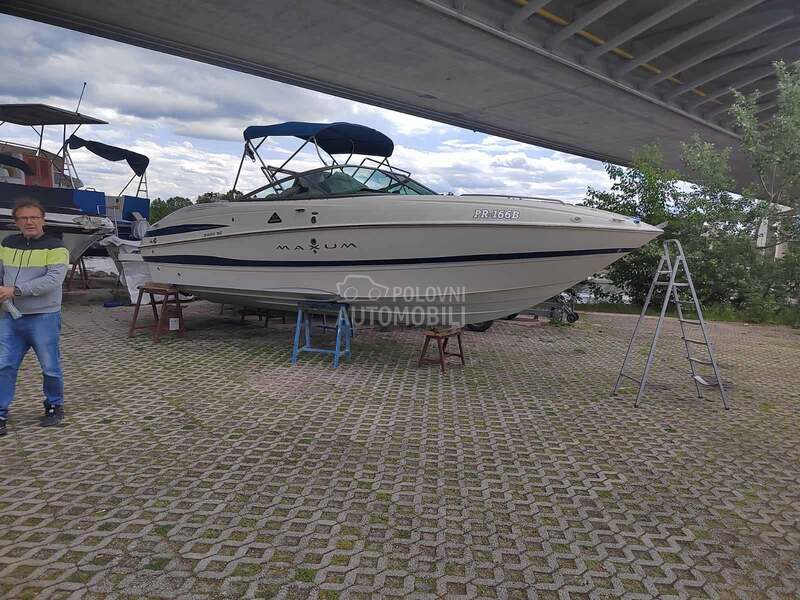 Maxum 2400SC