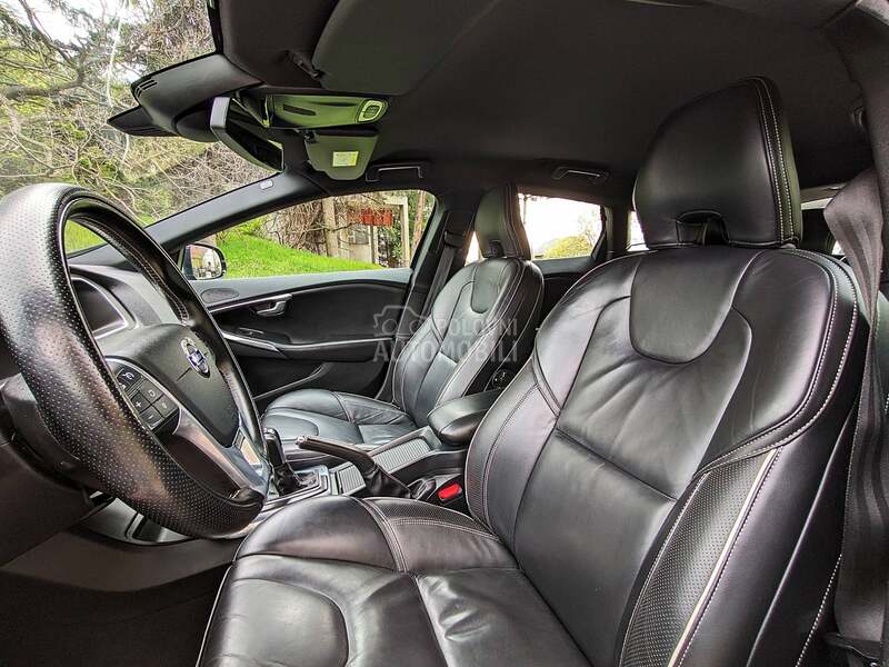 Volvo V40 2.0 D4 R-DESIGN