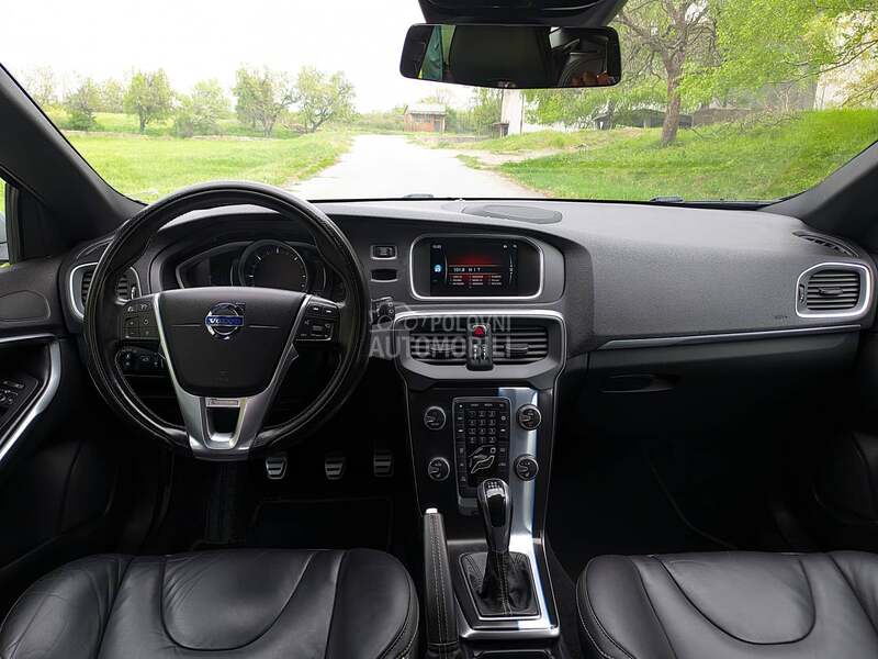 Volvo V40 2.0 D4 R-DESIGN
