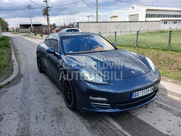 Porsche Panamera 4S
