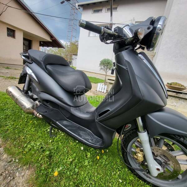 Piaggio Beverly Cruiser