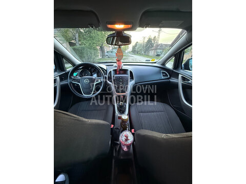 Opel Astra J 