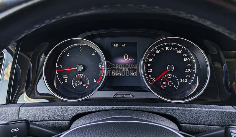 Volkswagen Golf 7 1.6 BLUETDI HIGHLINE