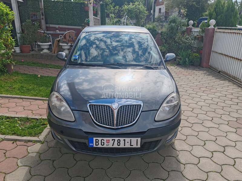 Lancia Ypsilon 1.2 8v