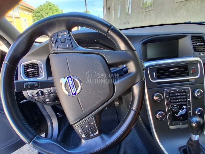 Volvo V60 D2