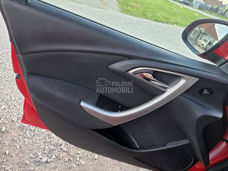 Opel Astra J 