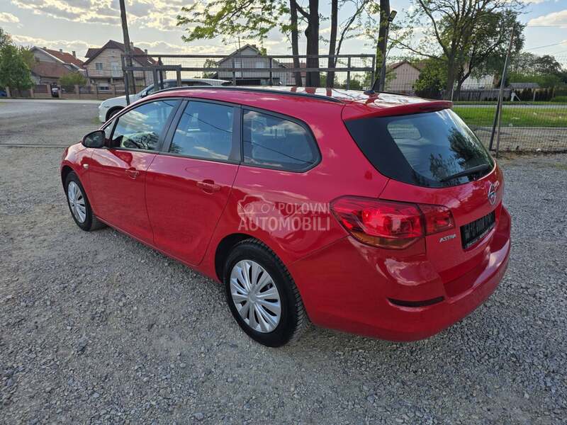 Opel Astra J 