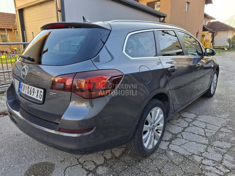 Opel Astra J 