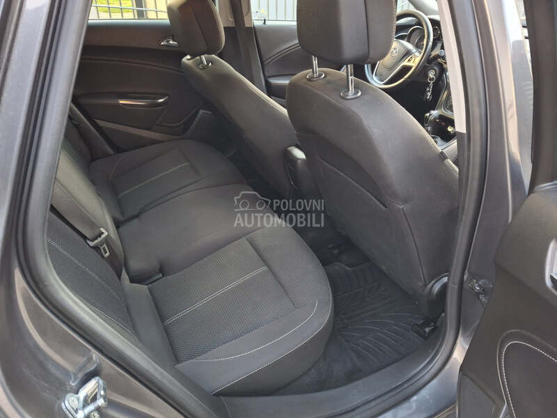 Opel Astra J 