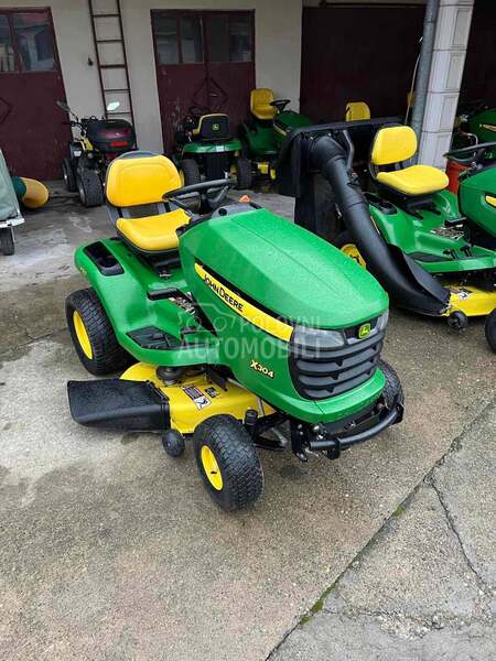 John Deere X304  4 wheel steering