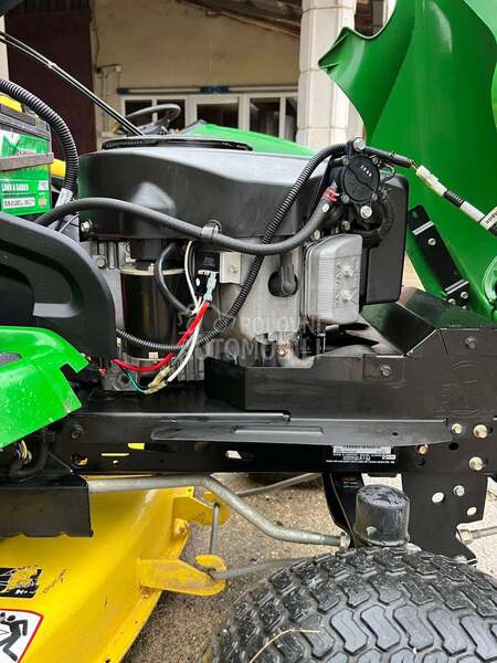 John Deere X304  4 wheel steering