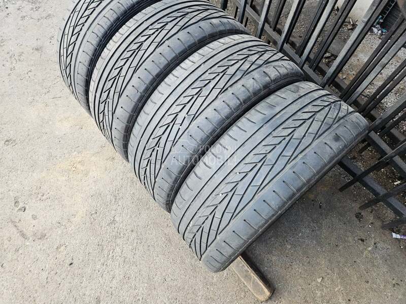 Goodyear 215/45 R17 Letnja