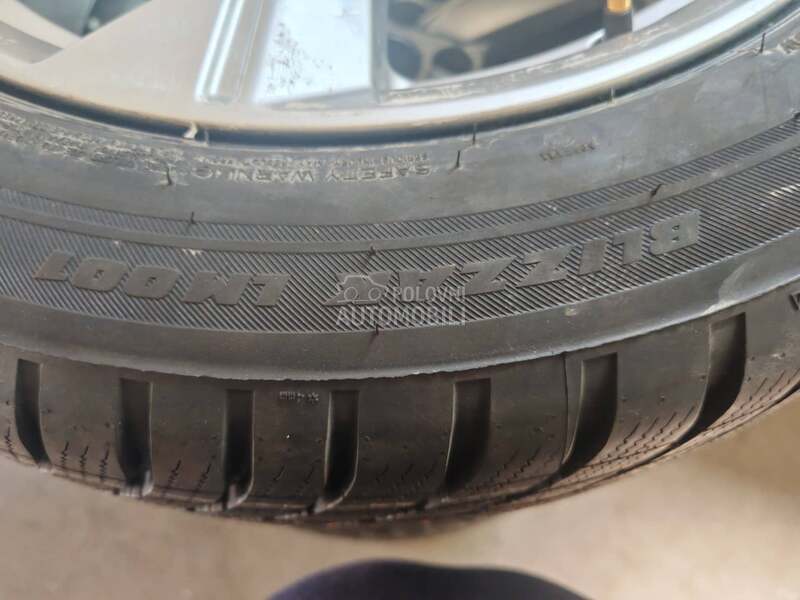 Bridgestone 225/55 R18 Zimska