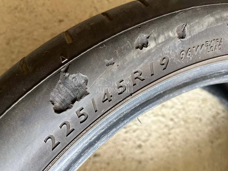 Dunlop 225/45 R19 Letnja