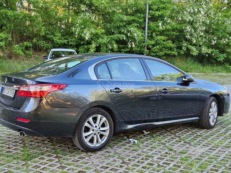 Renault Latitude 2.0 dCi
