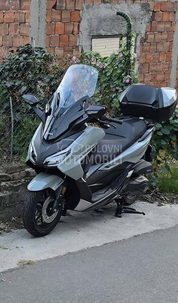 Honda Forza 350